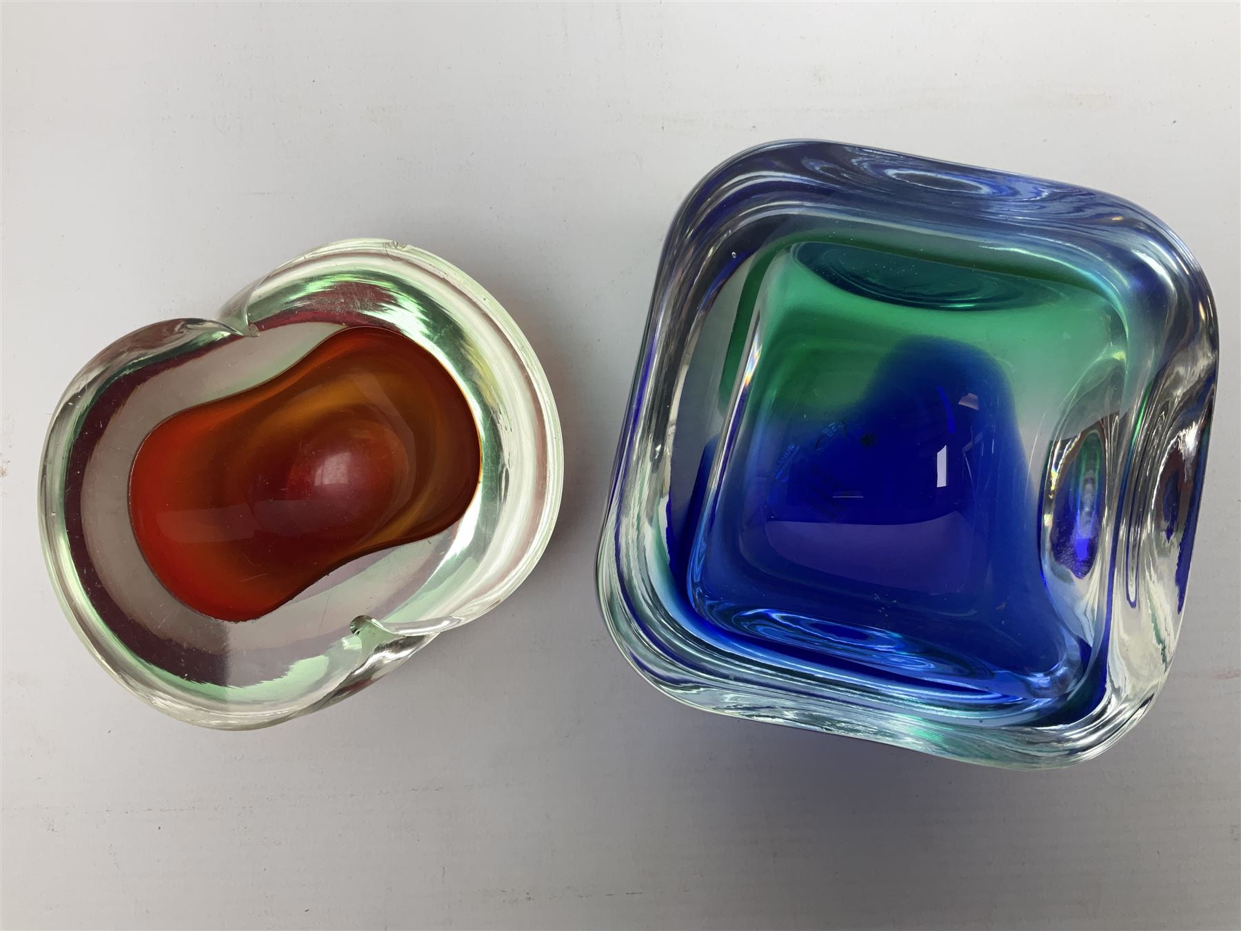 Murano glass Vetreria Artistica Oball bowl, together with a similar example, H6cm 