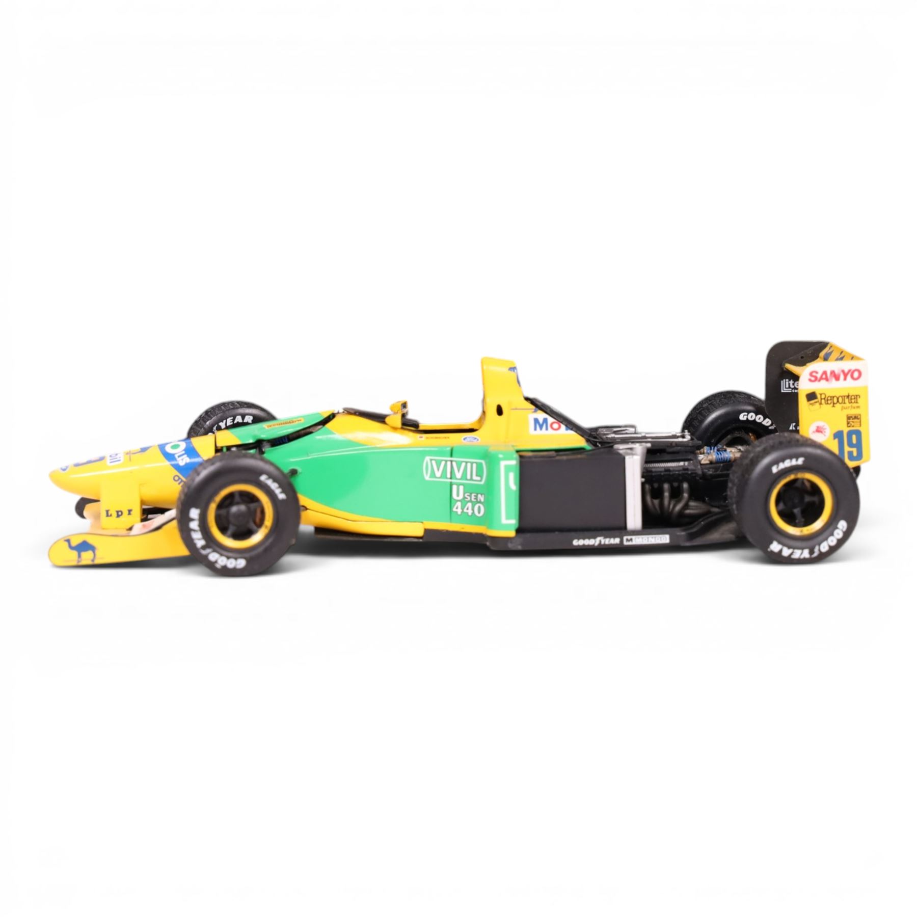 Paul's Model Art 1:18 Michael Schumacher Collection Benetton Ford B192 #19 car with Mobil decals, boxed