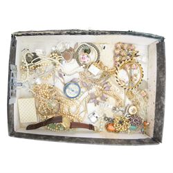Collection of watches, including Seiko and Lorus examples, silver locket and a collection of costume jewellery