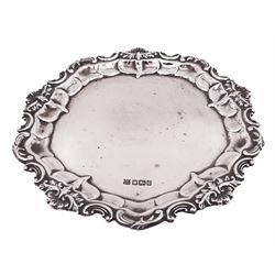 Edwardian silver pin tray, of circular form with shaped C scroll and foliate rim, hallmarked Fenton Brothers Ltd, Sheffield 1908, D15cm