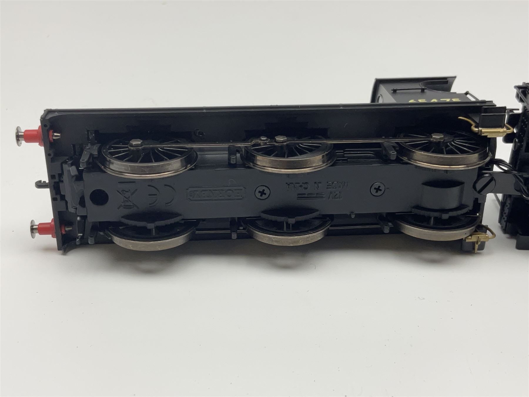 Hornby '00' gauge - D49/1 Hunt Class 4-4-0 locomotive 'The Cotswold' No.62760; and Class J15 0-6-0 locomotive No.65475; both DCC ready; both boxed (2)