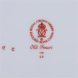 Royal Crown Derby Old Imari 1128 six dinner plates, D27cm