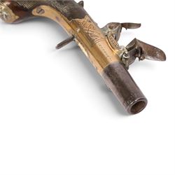Pair early 19th century flintlock pocket pistols by Twigg of London, with 4cm twist-off barrel, concealed trigger, engraved and named action, chequered stock with vacant wrist cartouche and lion mask butt cap, overall L15cm 