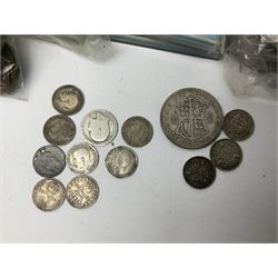Great British and World coins, including commemorative crowns, pre-decimal coinage, small amount of pre 1921 and 1947 silver coins, Australia etc, in one box 