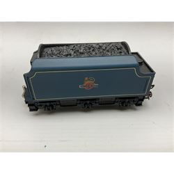 Wrenn '00' gauge - two Princess Coronation (Duchess) Class 4-6-2 locomotives - 'City of Glasgow' No.46242 in BR Blue; and 'Duchess of Hamilton' No.6229 in LMS Black; both boxed with instructions (2)