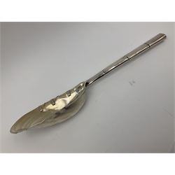 Mid/late 19th century Gorham silver serving spoon, circa 1863-1890, the bowl modelled as an oyster shell with silver gilt interior, affixed to the bamboo handle with silver twine, the bowl with marks for Gorham and impressed Sterling 330, L26.5cm
