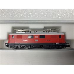 Kato 'N' gauge - two locomotives - K11602 SBB CFF Re 4/4I No.10038 and K137115 Re460 SBB 'Mit Zug ins Wallis'; together with ABe8/12 'Allegra' 3-car set; all boxed (3)