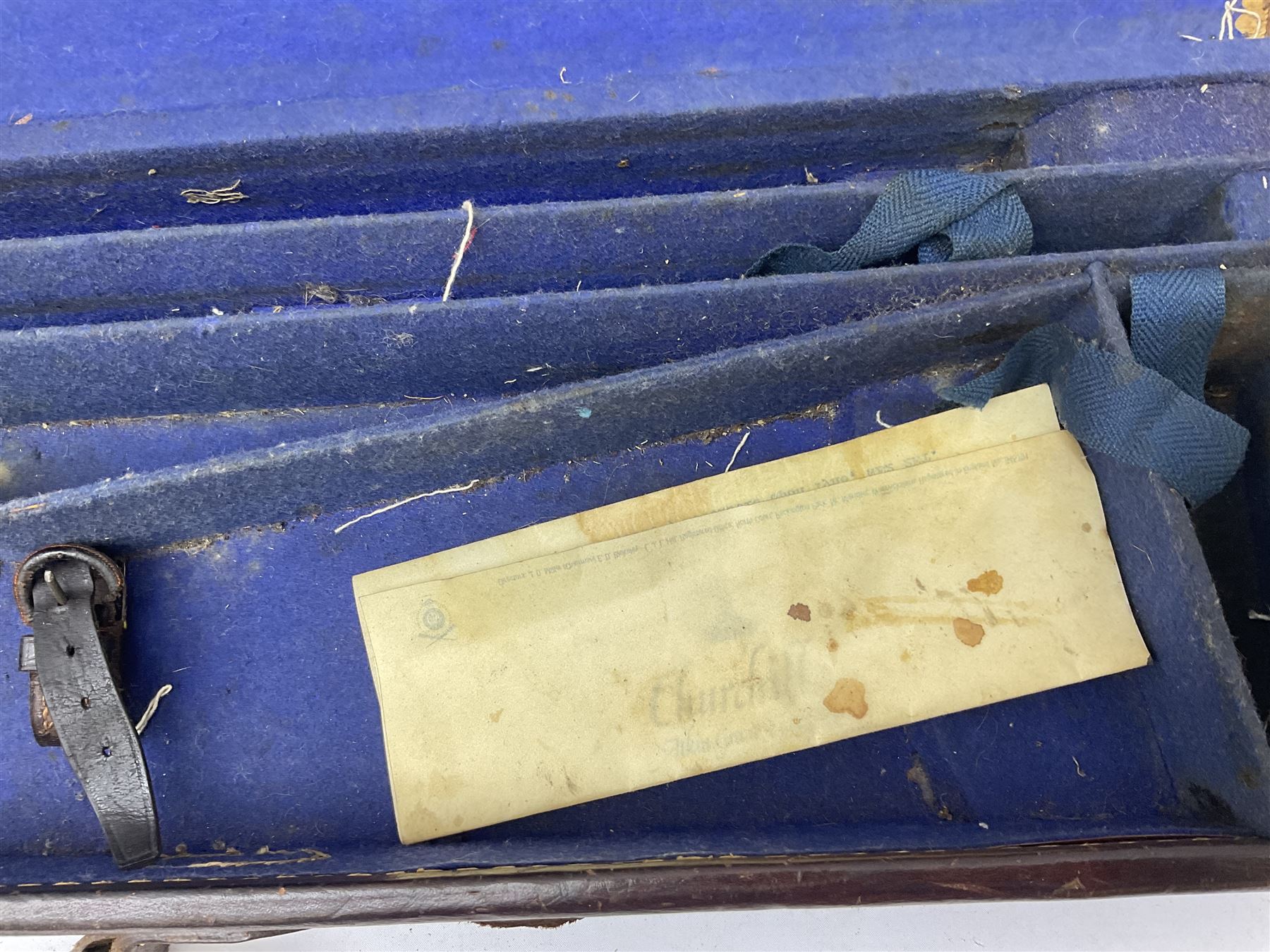 19th/early 20th century brass bound leather shotgun case with fitted interior to accommodate 72cm (28.25