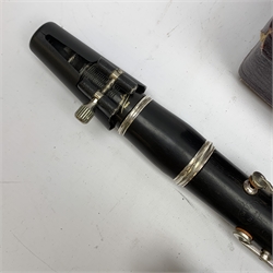 Oskar Oehler Berlin five-piece blackwood clarinet in fitted hard carrying case