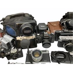 Collection of cameras, to include three Olympus Trip 35,  Balda Super Baldax, Seagull 4A TLR Camera, Pentax MG, Pentax-MV1, Yashica, two Yashica Electro 35, Rollei B35, Fujica 35 EE etc. 