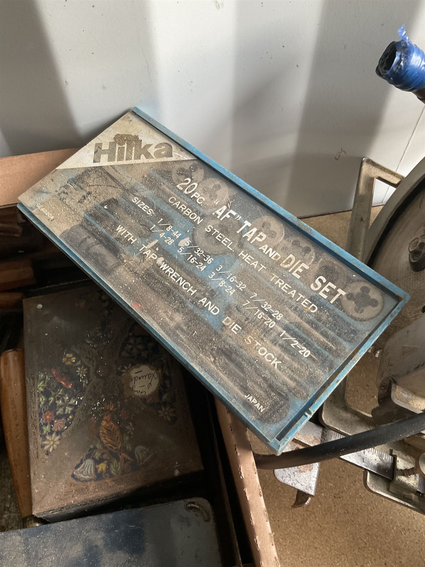 Selection of tools such as wood carving chisels, Tap and Die set, drill bits, grinder set, router, spray gun and others - THIS LOT IS TO BE COLLECTED BY APPOINTMENT FROM DUGGLEBY STORAGE, GREAT HILL, EASTFIELD, SCARBOROUGH, YO11 3TX