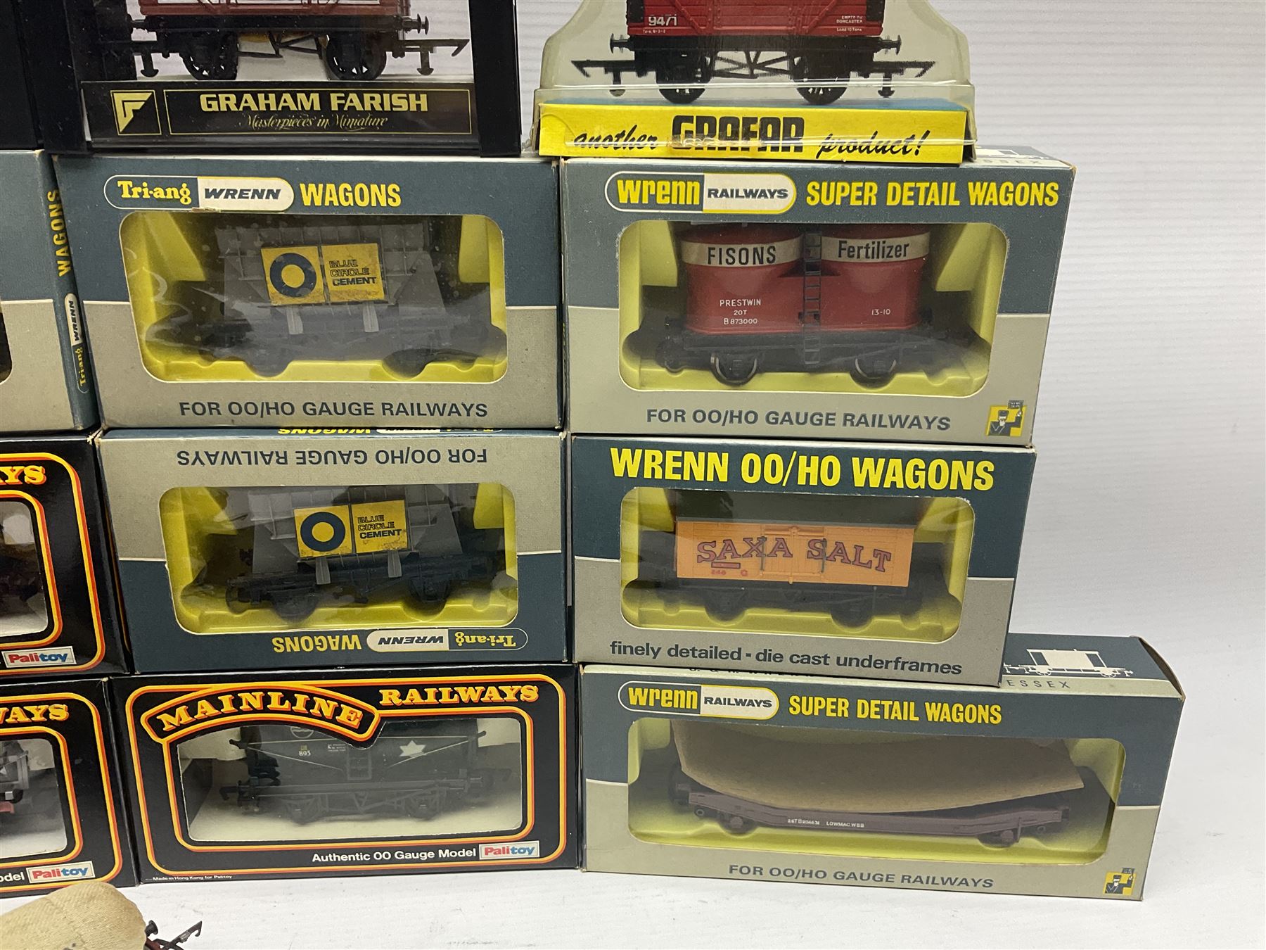Various makers ‘00’ gauge - large quantity of rolling stock to include boxed Mainline, Graham Farish and Wrenn examples; loose examples to include Hornby, Tri-Ang, Joeuf etc 