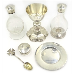  Early 20th century silver Travelling Communion set, in a fitted case, including chalice, paten, spoon, wafer box and two silver mounted glass flasks, London 1900-1948 11oz weighable silver  