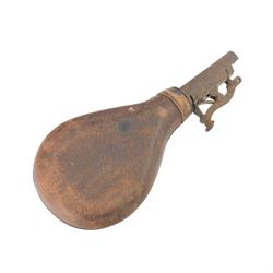 Copper powder flask, together with a leather shot flask, copper flask H20cm 