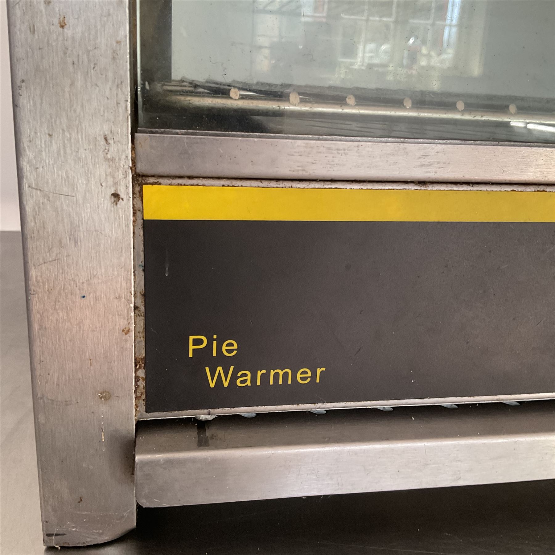 Buffalo W811 food warming cabinet - THIS LOT IS TO BE COLLECTED BY APPOINTMENT FROM DUGGLEBY STORAGE, GREAT HILL, EASTFIELD, SCARBOROUGH, YO11 3TX