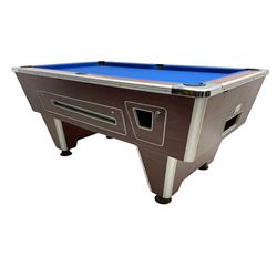 Contemporary pool table
