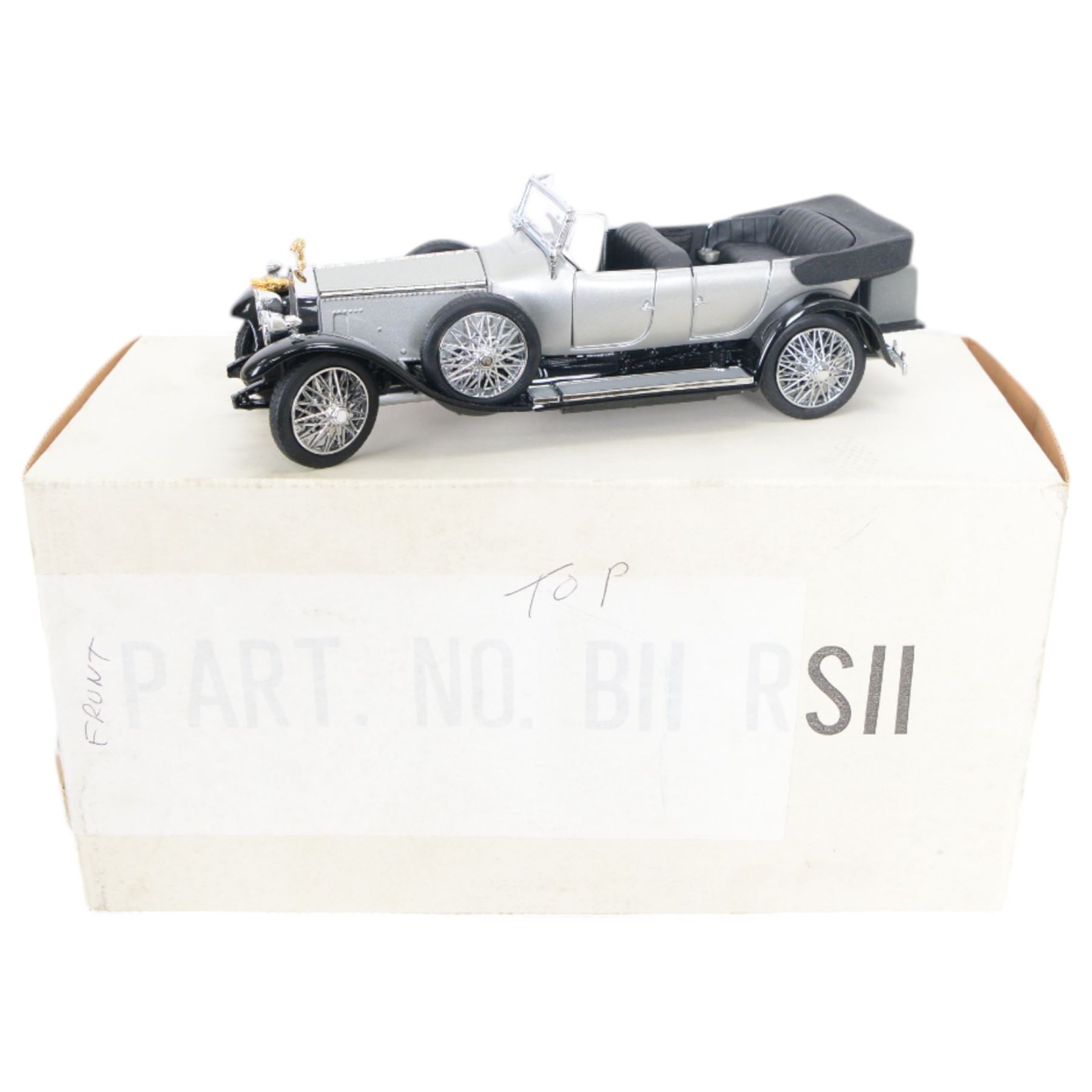 Five Franklin Mint 1:24 scale model cars, comprising 1935 Mercedes Benz 770K, 1912 Packard Victoria Model 1-48, 1930 Bugatti Royale Coupe Napoleon, 1929 Bentley 4.5 Litre Blower and 1934 Packard Convertible Sedan, all in original packaging with certificates
