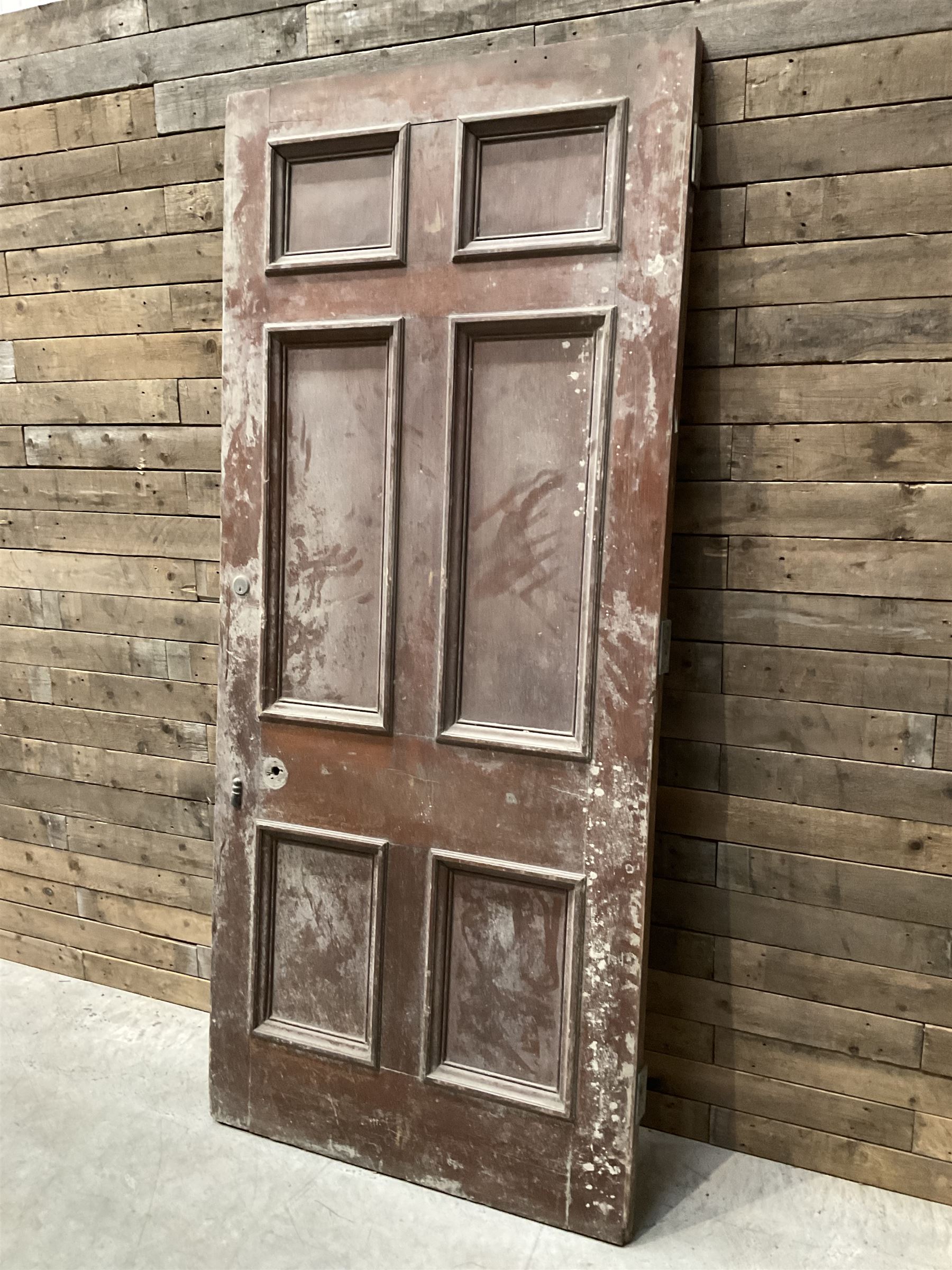 Five 19th century heavy pitch pine six panel doors

226cm x 99cm
228cm x 99cm
228cm x 100cm
228cm x 100cm
228cm x 99cm
