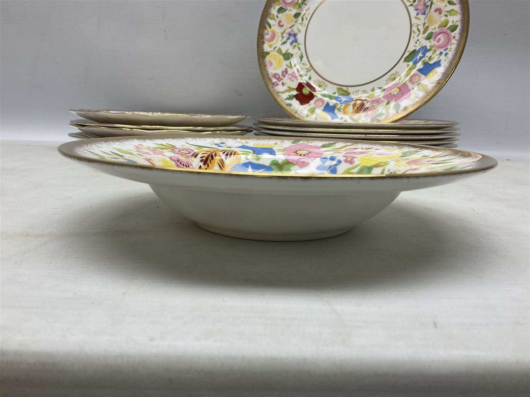 Hammersley Queen Anne pattern, part tea and dinnerwares, to include six dinner plates, five side plates, six soup bowls, teapot, covered sucrier, six teacups and saucers, etc together with six matched dessert plates (40)