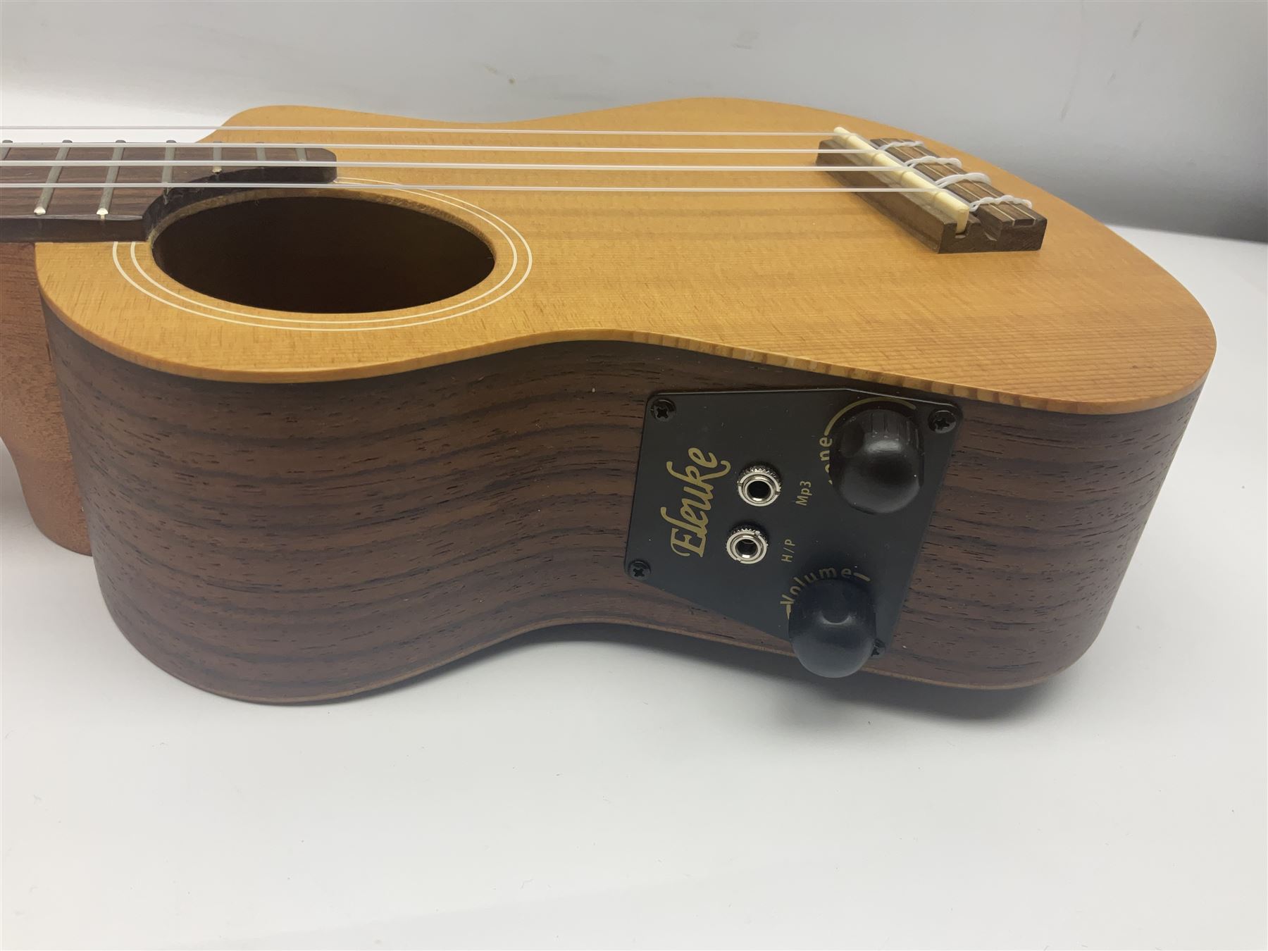 Eleuke EASC-S solid spruce top soprano electric cutaway ukulele L51cm; in carrying case