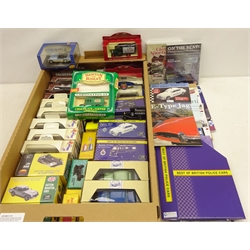  Collection of thirty diecast model vehicles including Corgi 'Classic Vehicles', Atlas Editions 'Classic Sports Cars', Lledo 'Days Gone', Dinky Toys, Lledo 'God save the Queen' etc, most in original boxes, in one box  