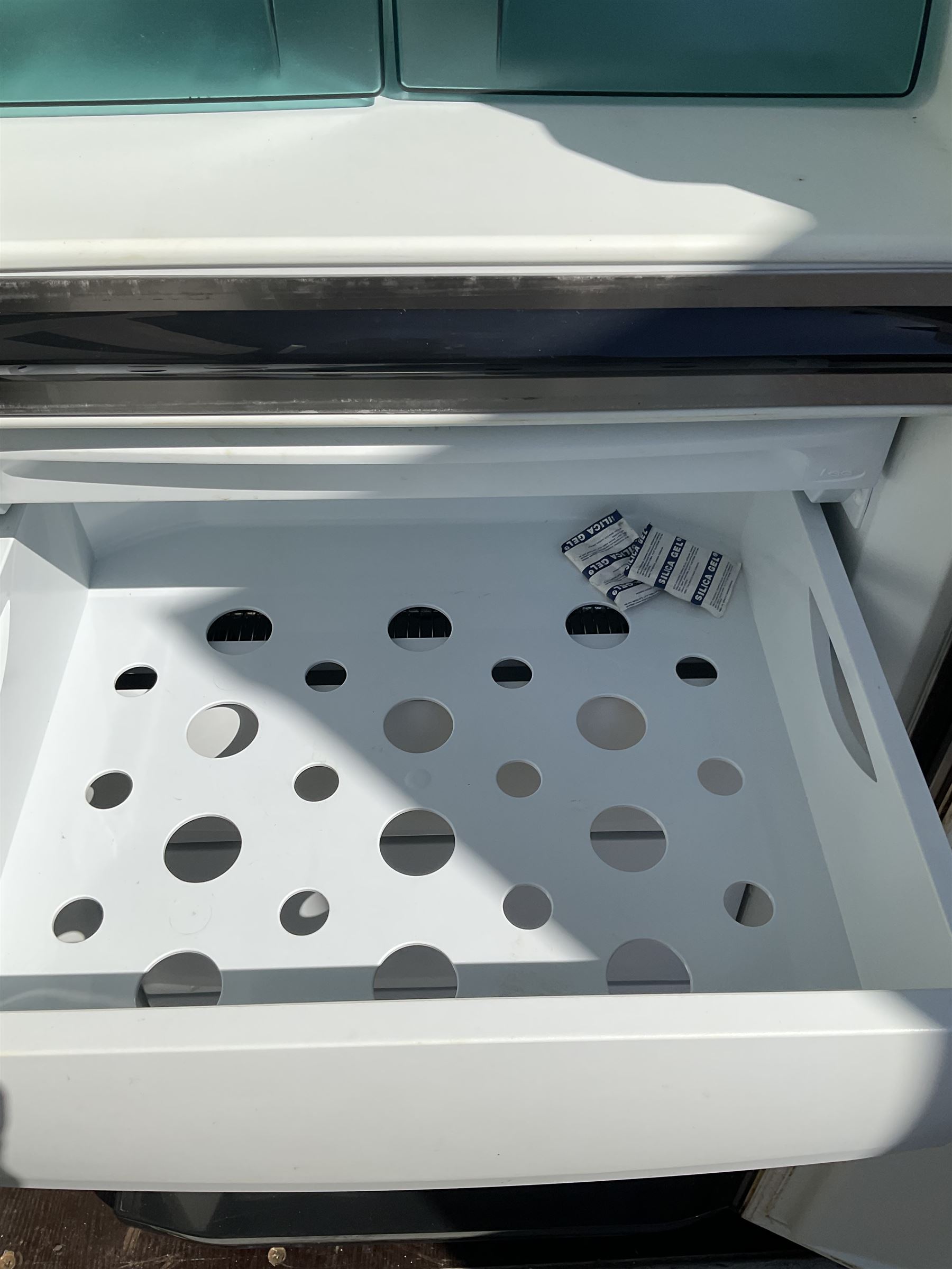 LEC T662AS, fridge freezer THIS LOT IS TO BE COLLECTED BY APPOINTMENT