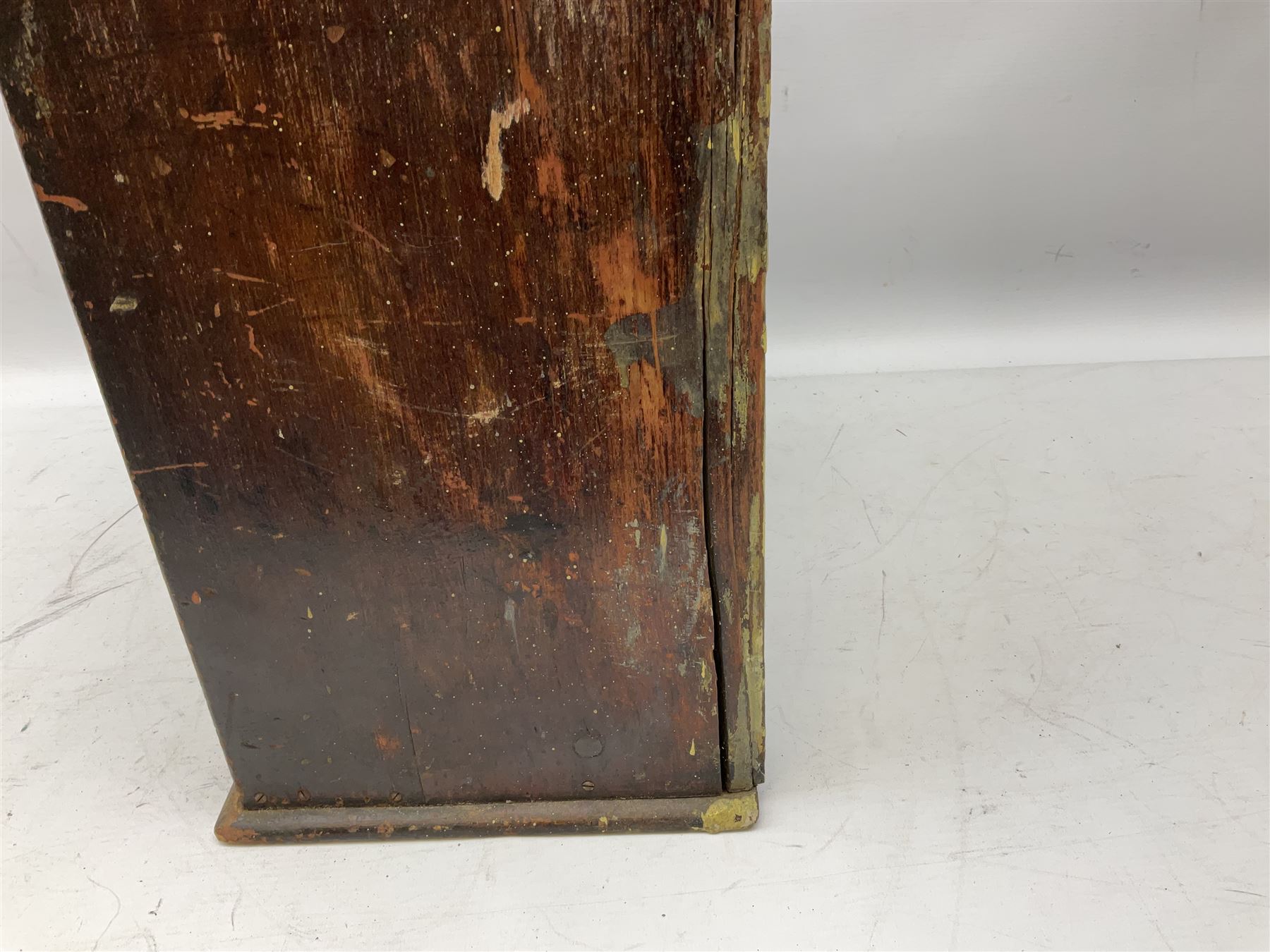 Early 20th Century Dewhurst table top chest, decorated with gilded 'Dewhurst's Sylko Machine Twist Strong Lustrous' lettering above six long drawers with names and numbers of cotton also detailed in gilt, H39cm