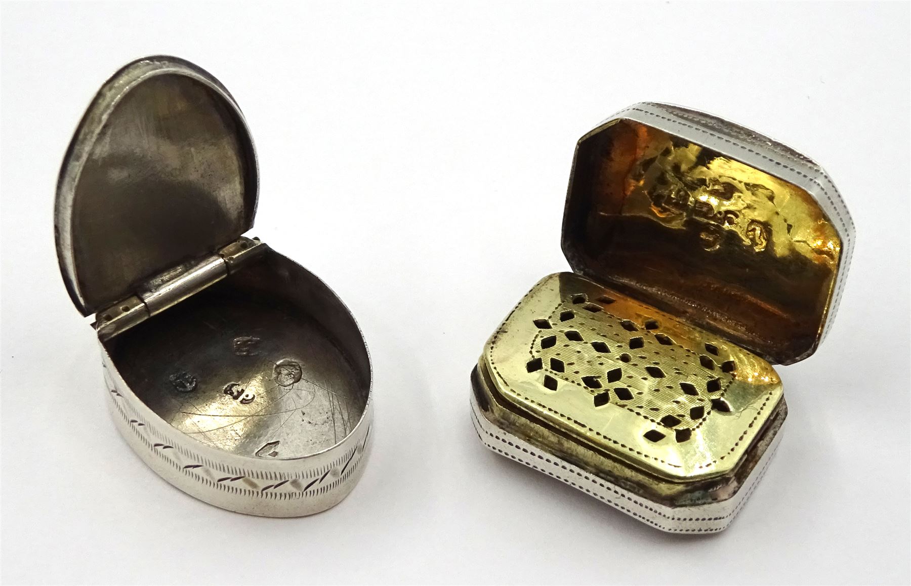 George III silver vinaigrette by Cocks & Bettridge, Birmingham 1807 and a silver small box, with hinge lid by Samuel Pemberton, Birmingham 1819 (2)