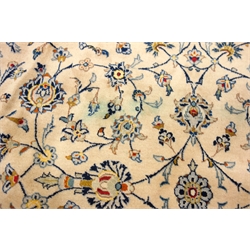  Persian Kashan ivory ground rug carpet, blue interlacing floral design, repeating border, 400cm x 300cm   