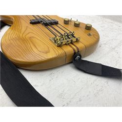 Westone Thunder 1-A elm four-string electric bass guitar, serial no.4052670 L111cm