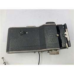 Welta Superfekta Folding twin lens camera, with 'Meyer Gorlitz Trioplan 1;3.8 f=10cm' lens serial no 649219 and 'Meyer Gorlitz Trioplan 1;3.8 f=7.5cm' lens serial no 653168, in fitted case