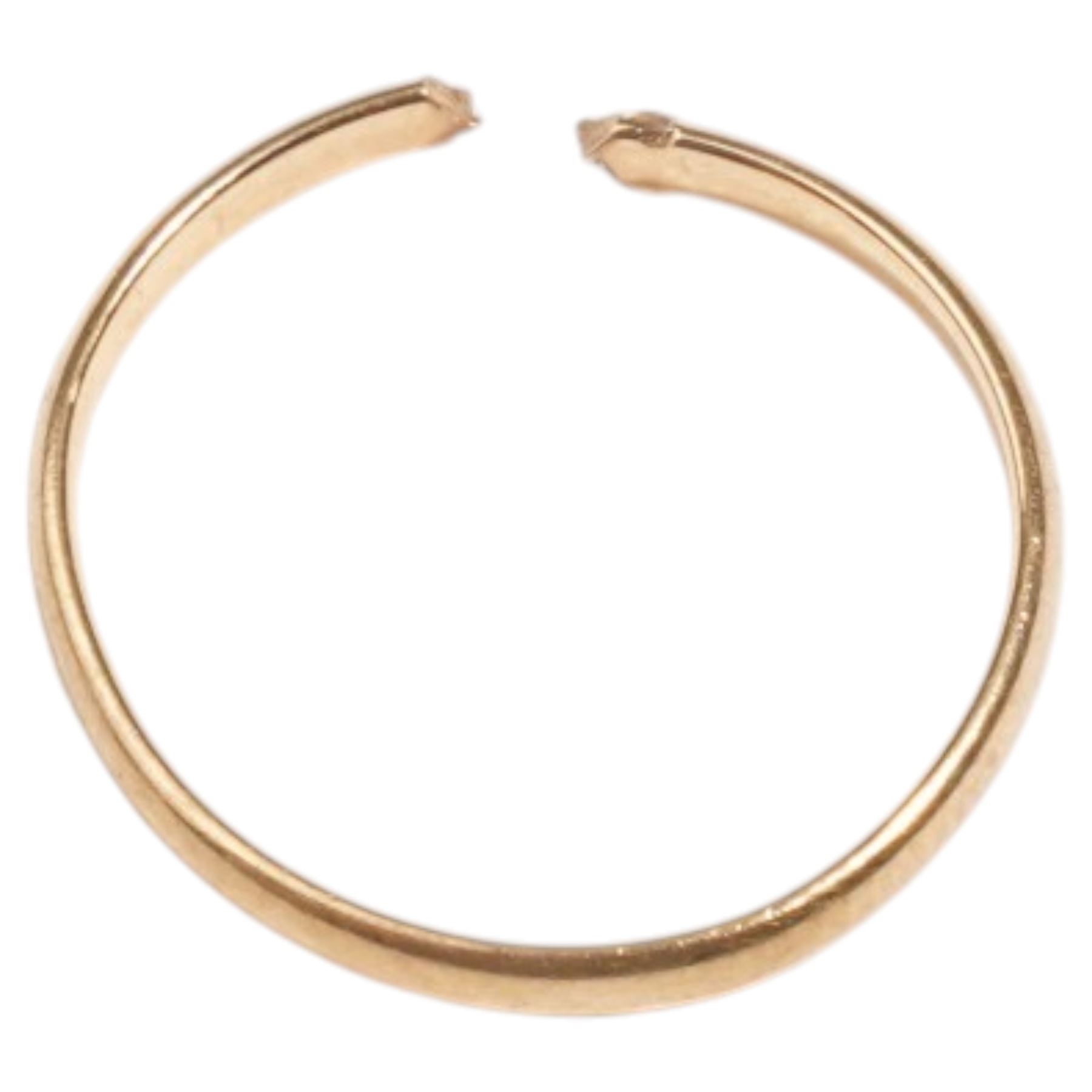 18ct gold wedding band and a 9ct gold signet ring