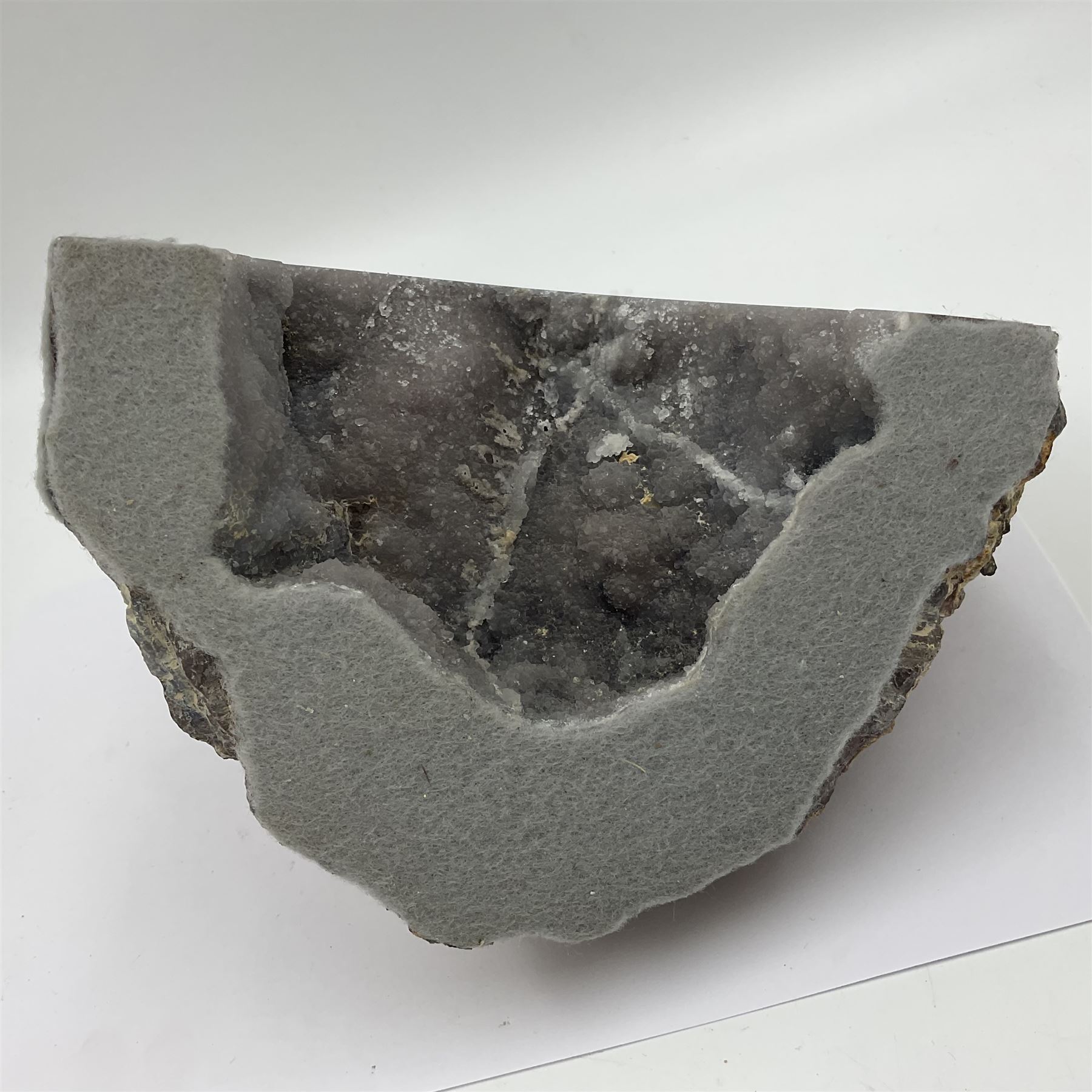 Pair of Dugway geode, natural edged bookends, in purple tones, H16cm 