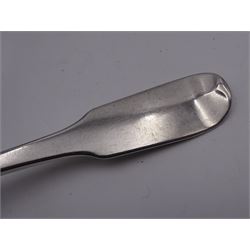 Fourteen George IV provincial silver Fiddle pattern dessert forks, hallmarked James Barber, George Cattle II & William North, York 1826, and James Barber & William Whitwell, York 1828, L16cm, approximate total weight 18.56 ozt (577.4 grams)