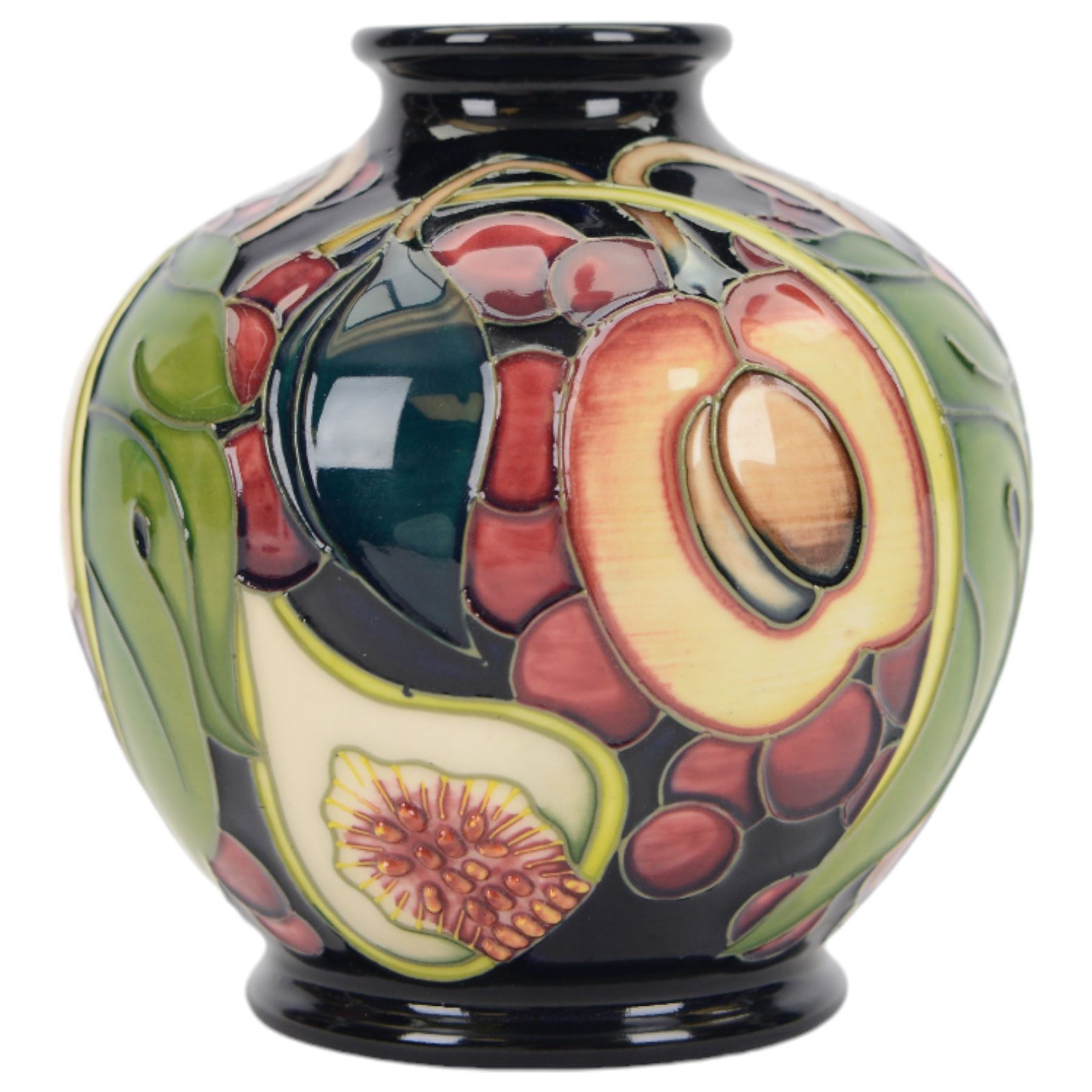 Moorcroft vase in Queens Choice pattern | Ceramics | 116056
