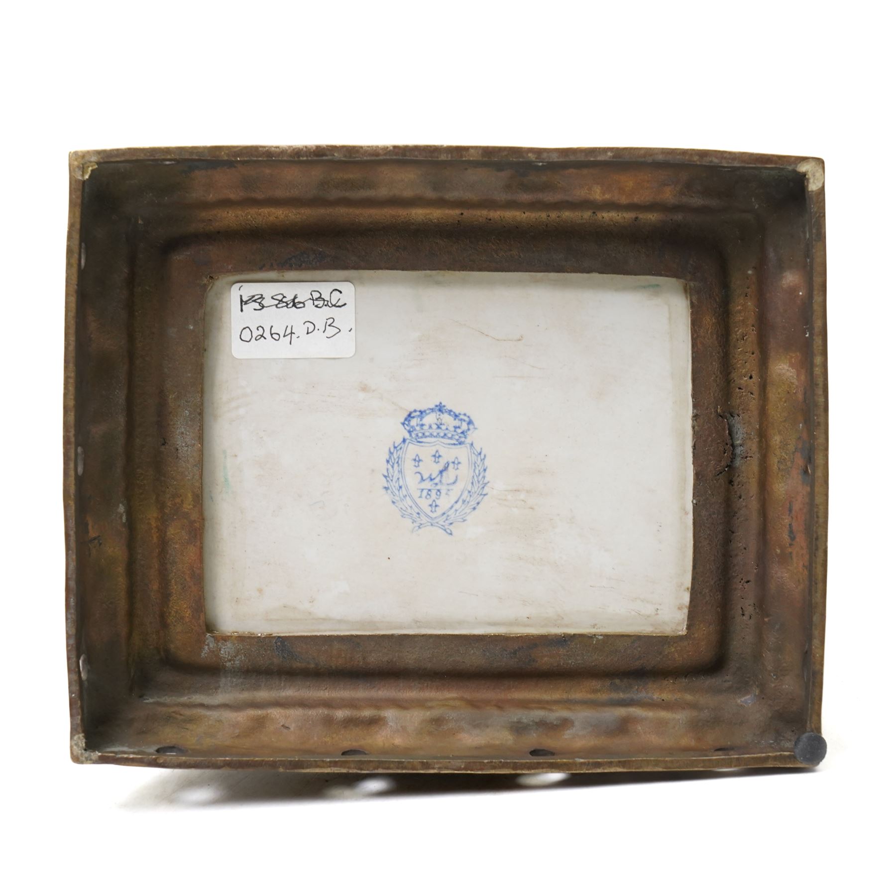 Novelty single inkwell in the form of a Boars head, H14cm W18cm 