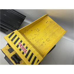 Tonka - five large scale steel pressed vehicles comprising Cement Mixer, Car Transporter, Mobile Crane and two Dumper Trucks (5)