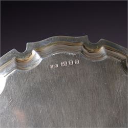 Pair of small silver salvers or card trays with pie crust borders D15cm London 1939 Maker  Cohen & Charles 