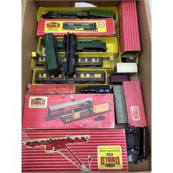 Hornby Dublo - Met-Vic Diesel Co-Bo locomotive No.D5702, boxed; Deltic Type Diesel Co-Co locomotive; Class R1 0-6-0 tank locomotive No.31337 in part box; Breakdown Crane No.4620 and T.P.O. Mail Van Set No.2400, both boxed; three Pullman coaches; and four goods wagons; together with Hornby '00' gauge Class A3 4-6-2 locomotive 'Flying Scotsman' No.4472; Continental 0-4-0 tank locomotive; part train set; tunnel and quantity of track etc