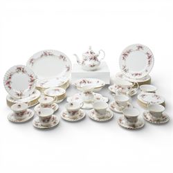 Royal Albert Lavender Rose tea and dinner wares, comprising eight dinner plates, and eight...