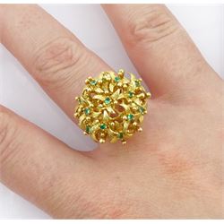 Gold green stone set openwork flower design ring