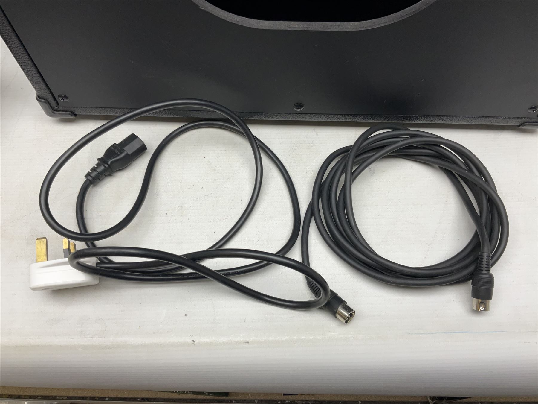 Peavey VYPYR VIP-3 guitar amplifier serial no.0DBDM070095 L51cm; with Peavey Sanpera 1 pedal board serial no.0DBDM160027 and cables (2)