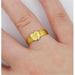 Victorian 22ct gold ring, with applied heart motif, Birmingham 1898