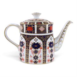 Royal Crown Derby Old Imari 1128 pattern teapot, sugar bowl and milk jug, teapot H20cm