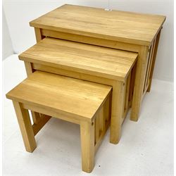 Light oak nest of three tables, square supports