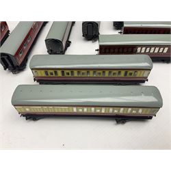 Hornby Dublo - fourteen passenger coaches including Southern Suburban Stock, Gresley Stock, Stanier Stock etc; and TPO Mail Van; all unboxed (15)