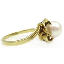  14ct gold single pearl flower design ring, stamped 585  