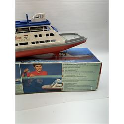 Schuco battery operated remote control model of a boat, Bondensee Fahre (Lake Constance Ferry) 'Fontainbleau', model no 763 380, boxed