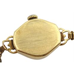 Accurist 9ct gold ladies manual wind wristwatch, hallmarked