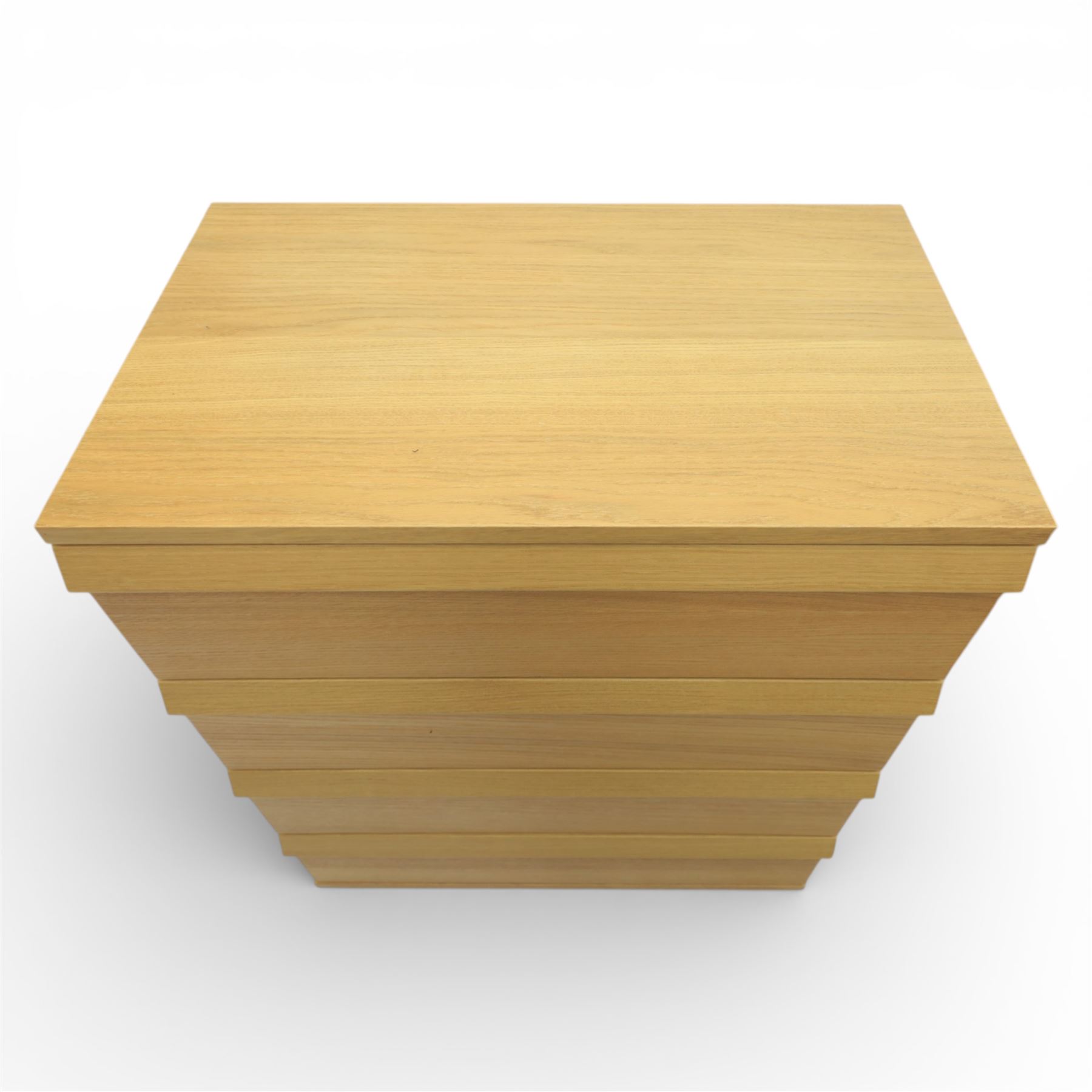 Ikea - 'Oppland' modern oak veneered chest of drawers and a pair of matching bedside chests, with moulded handles across the full width of the drawer, raised on block feet, Bedside tables (H 57cm, D 50cm, W 60cm) 